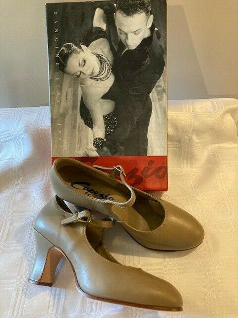 Capezio Manhattan Character Shoes - Tan Women's 6m, 2-1/2" Heels Brand New